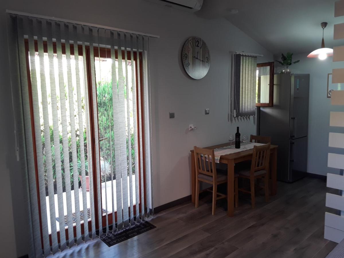 רוביני Apartman Studio Erin מראה חיצוני תמונה